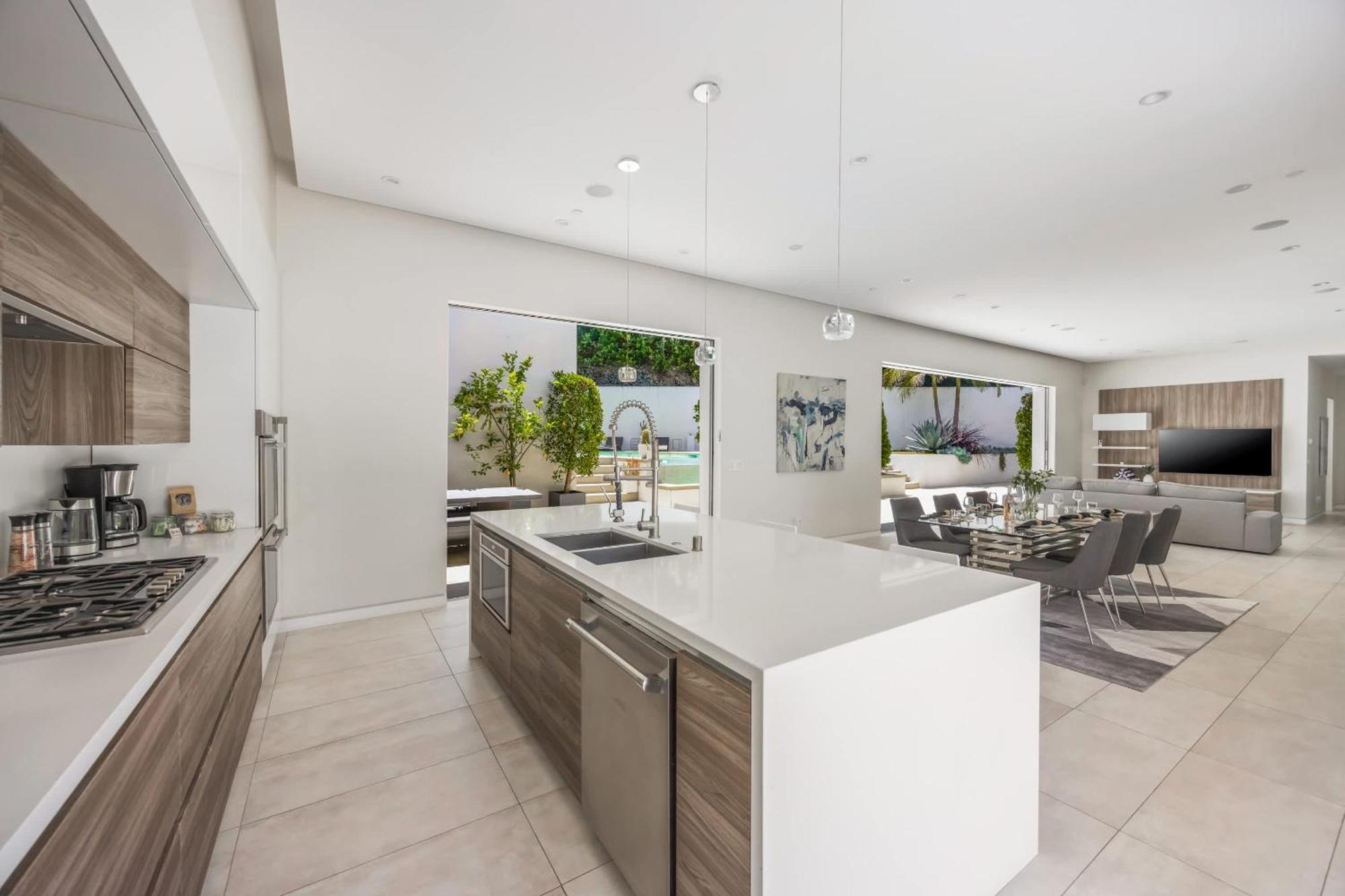 Сasa de vacaciones New Listing Mountainside By Colby & Conrad