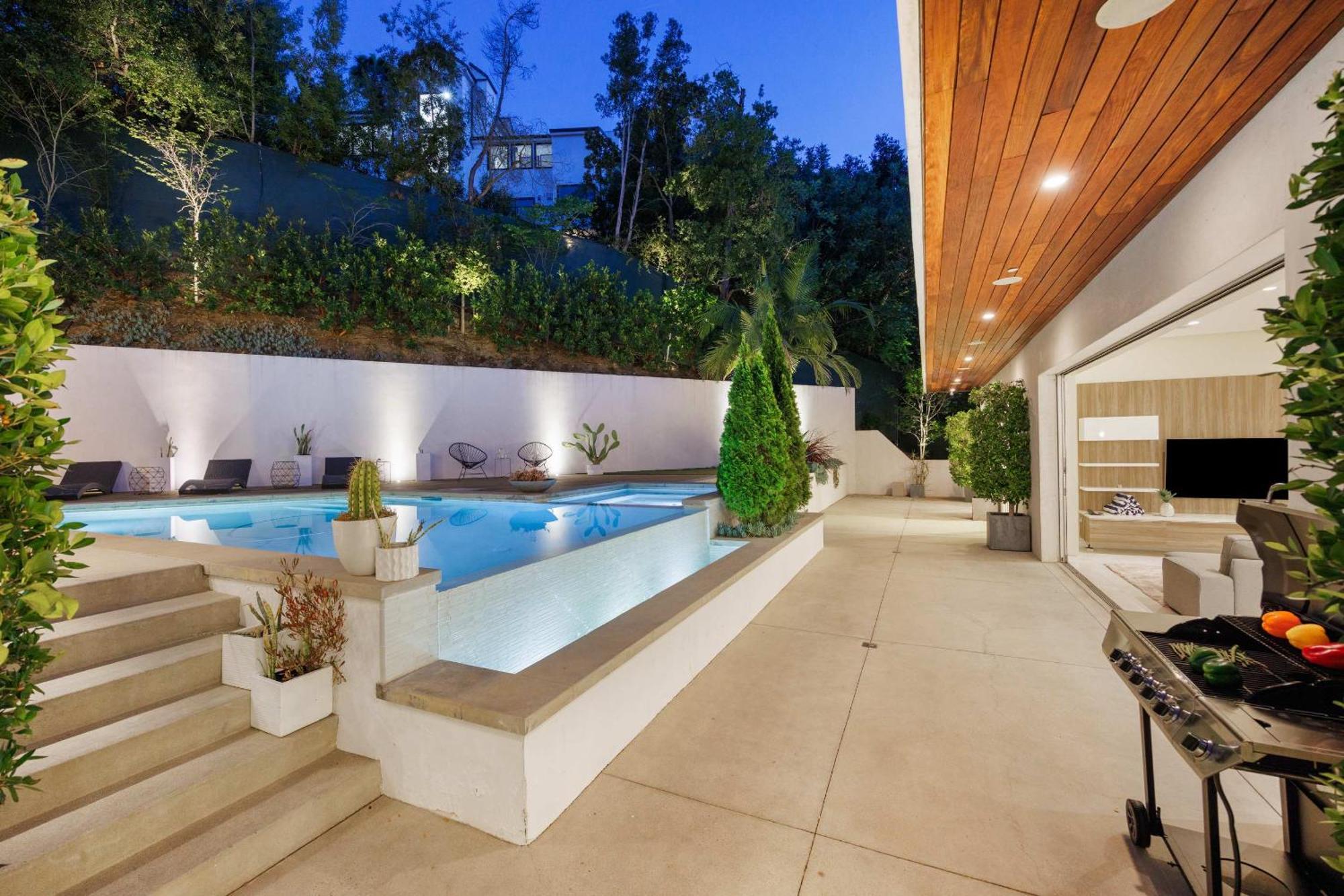 Сasa de vacaciones New Listing Mountainside By Colby & Conrad