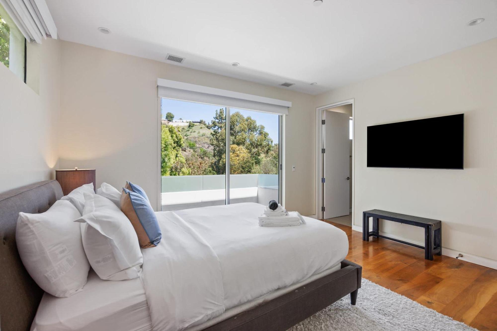New Listing Mountainside By Colby & Conrad