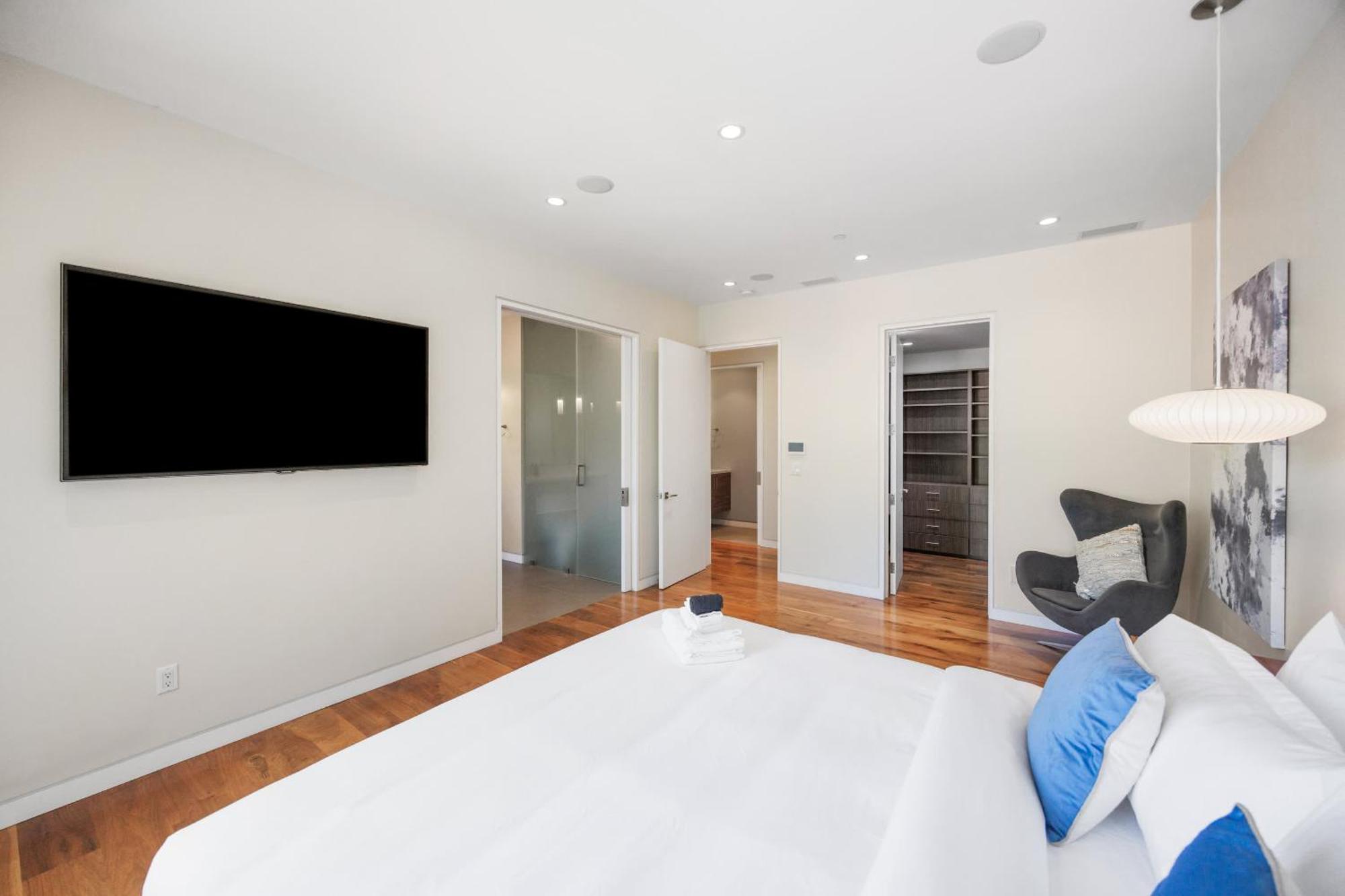 New Listing Mountainside By Colby & Conrad * Los Angeles